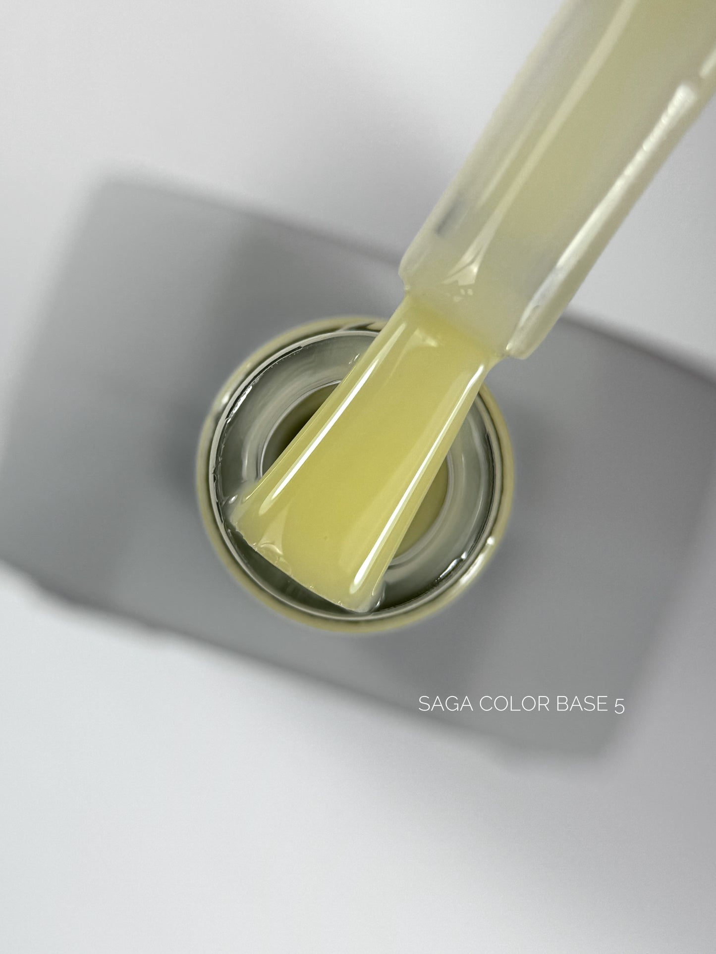 SAGA Professional Color Rubber Base 05, 10 ml