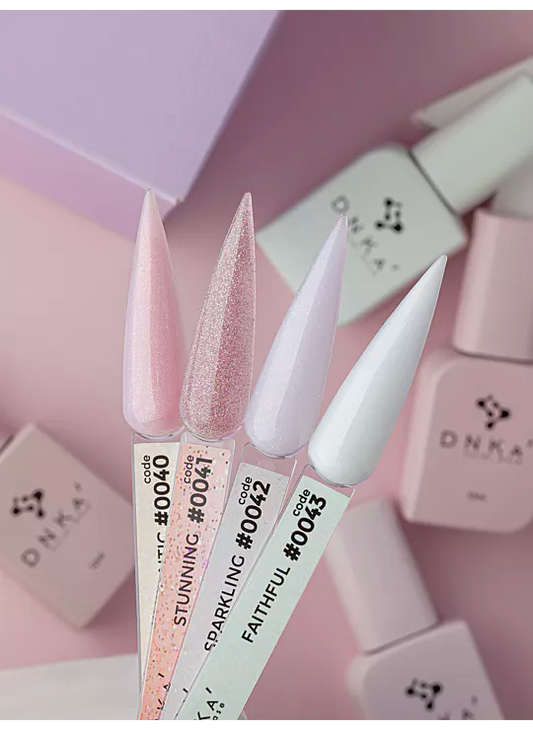 DNKa Gel-Lack Swatches in Nude- und Rose-Tonen