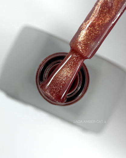 SAGA Professional Amber Cat 4 – magnetischer Gel-Lack in Kupfer-Rosé
