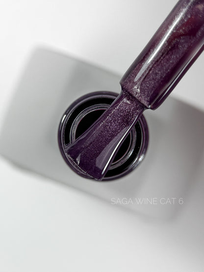 SAGA Professional Wine Cat 6 – magnetischer Gel-Lack in einem tiefen Violettton