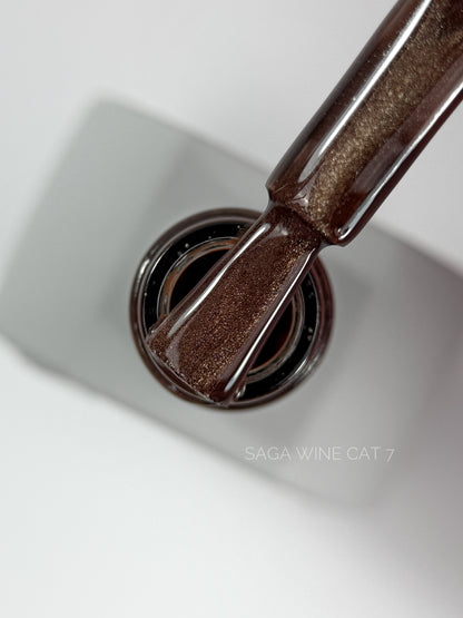 SAGA Professional Wine Cat 7 – magnetischer Gel-Lack in einem tiefen Braunton